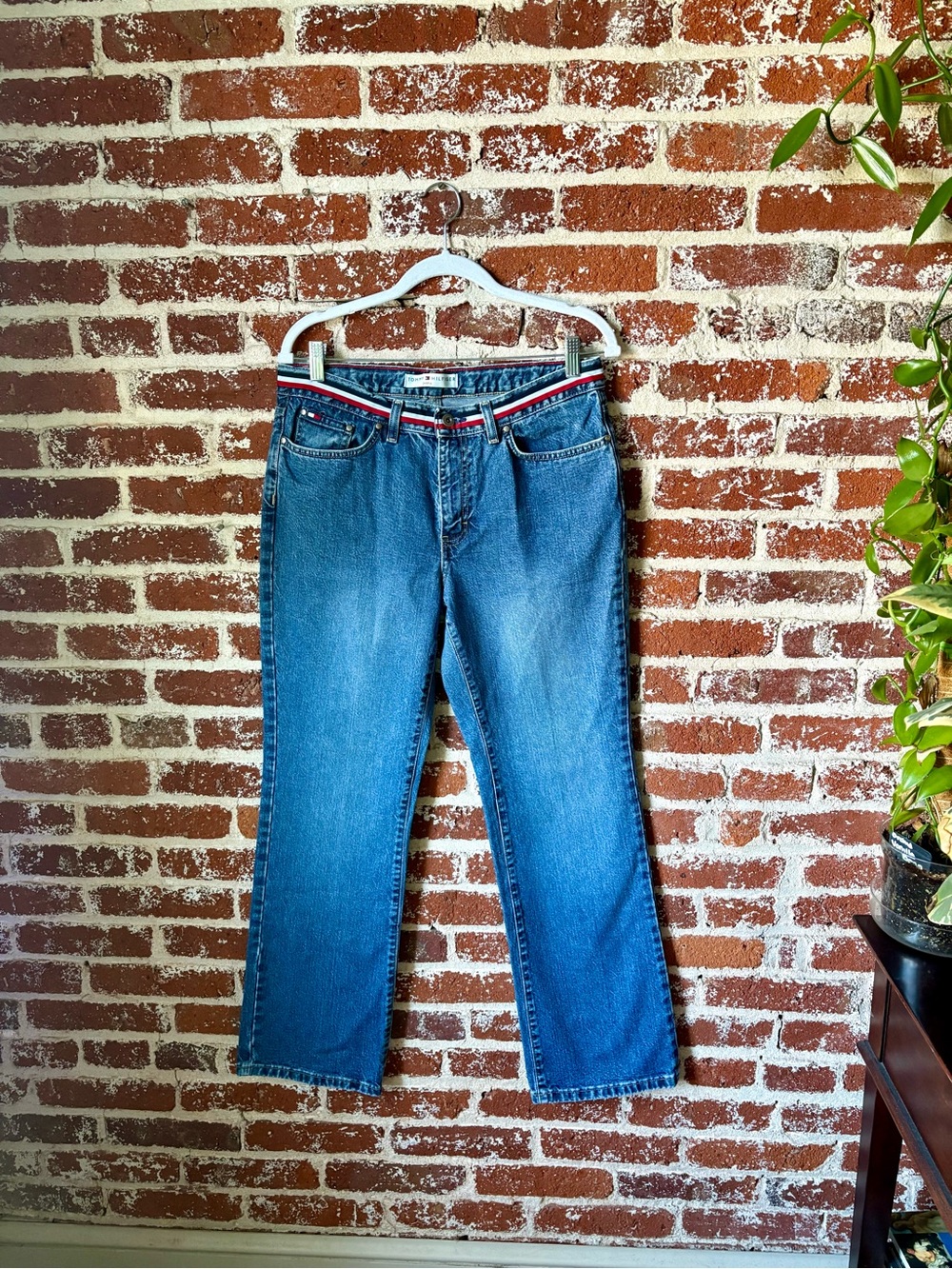 Vintage Y2K Tommy Hilfiger Medium Wash Mid Rise Straight Leg Jeans